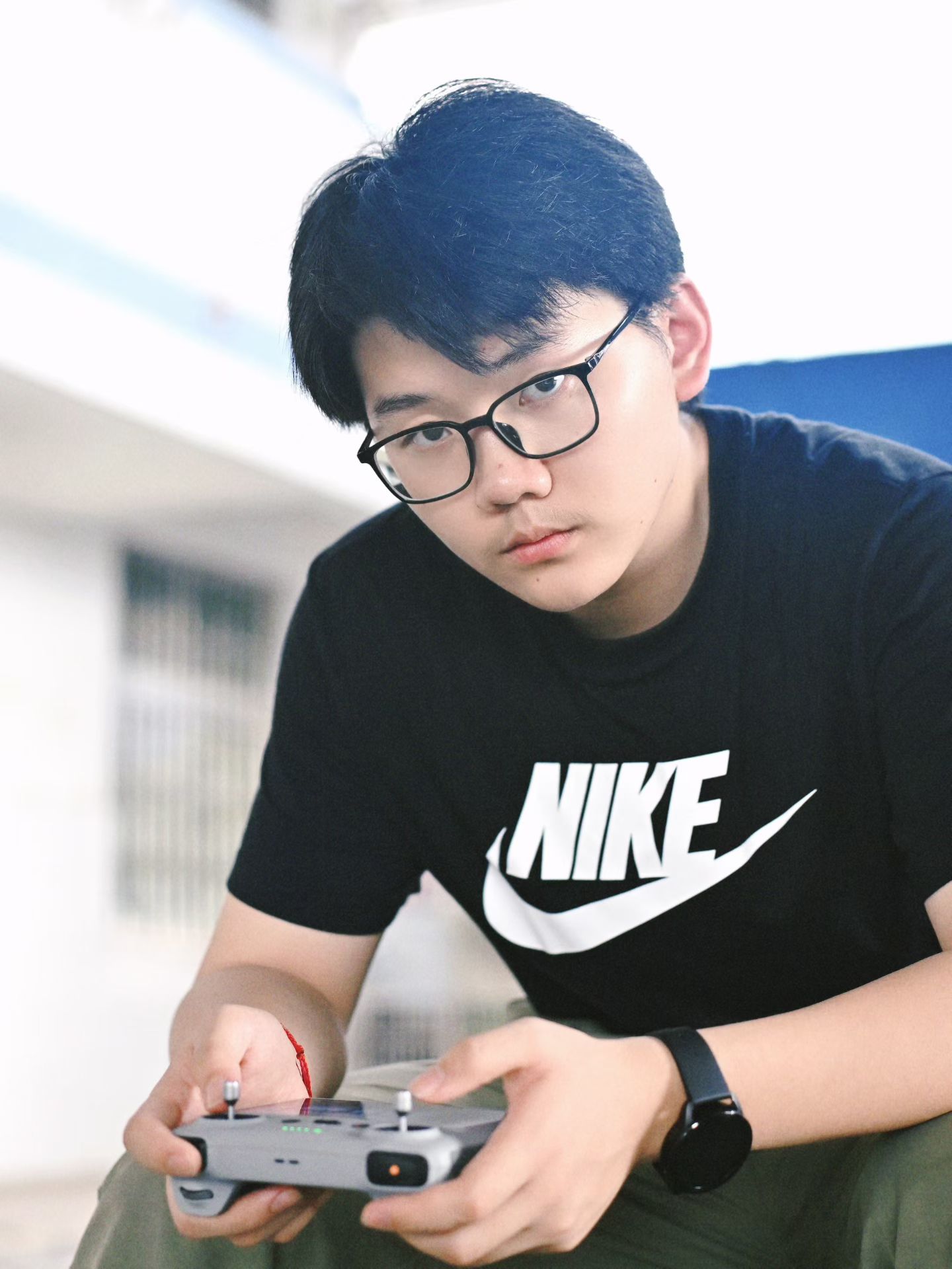 邓段辰宇/不追逐光影，而是等待故事发生